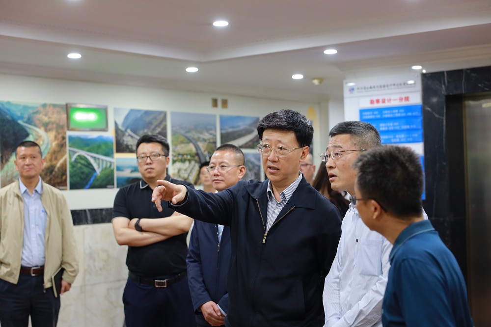 1620369615797093561.jpg 941A6506(1).jpg