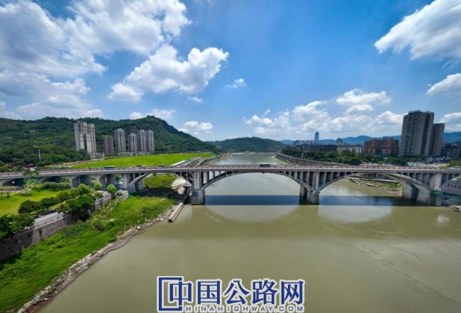 1745910231627017300.jpg 1745823198522457.jpg